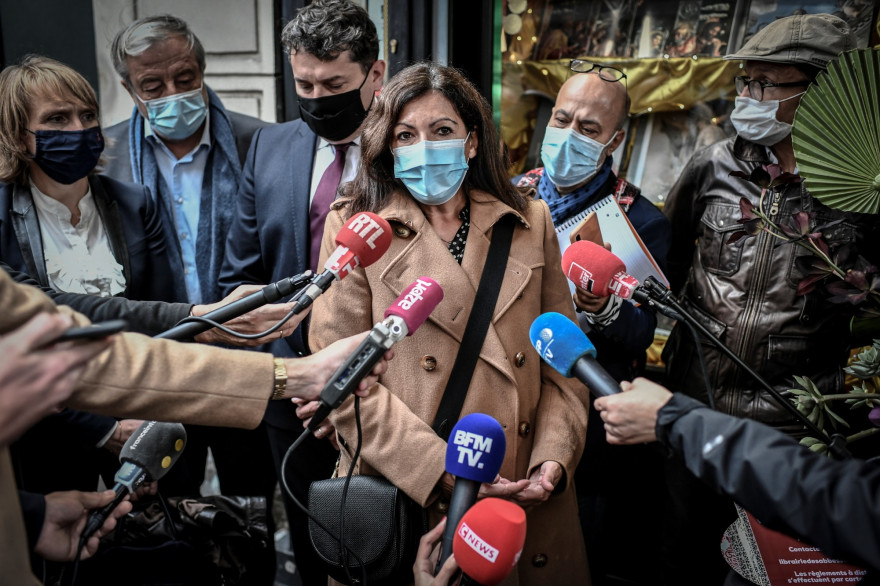 Anna Hidalgo appelle à ne pas acheter de livres sur Amazon, en soutien aux librairies