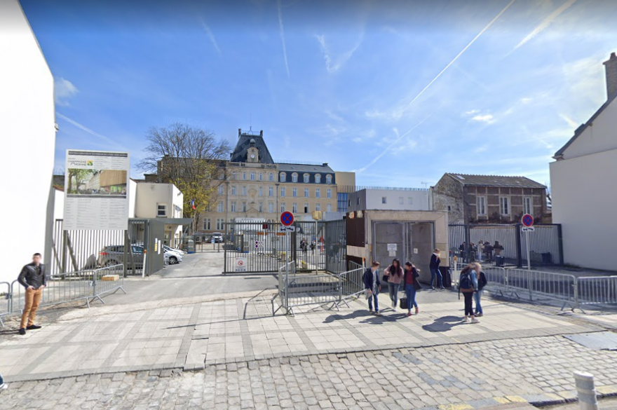 L'élève a reconnu l'agression contre son professeur, survenue vendredi 6 novembre dans un lycée de Reims.