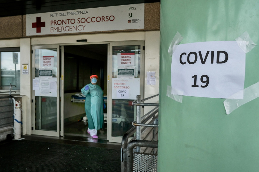 Les urgences d'un hôpital italien, à Rome, prenant en charge les patients Covid, le 12 novembre 2020.