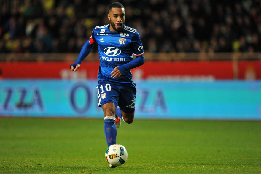 Alexandre Lacazette sous les couleurs de Lyon en décembre 2016