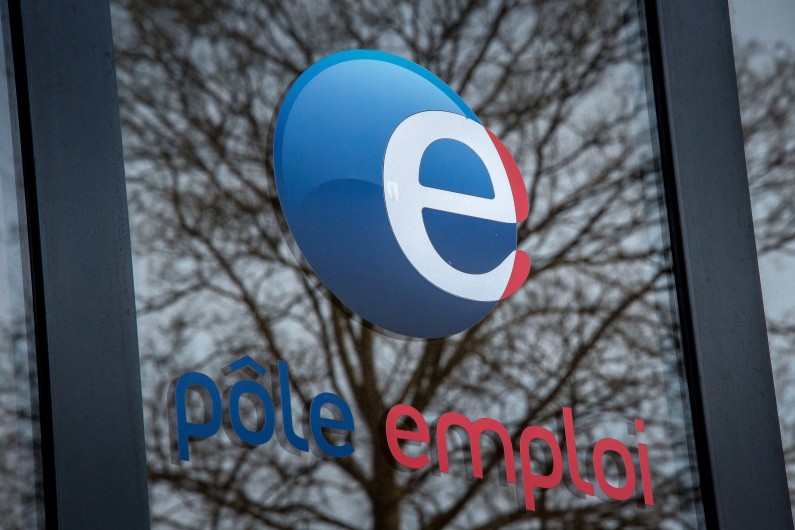 Enseigne de l'agence Pôle Emploi