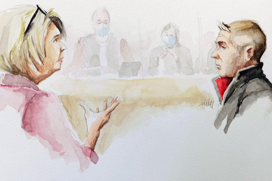 La mère d'Alexia s'adresse à Jonathann Daval, lors de son procès au palais de Justice de Vesoul (Haute-Saône), le vendredi 20 novembre 2020.