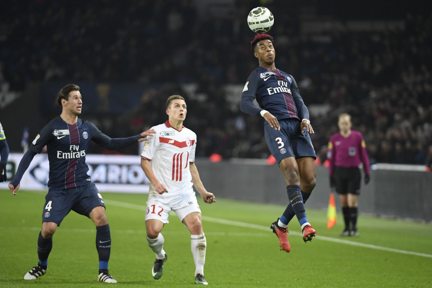 Presnel Kimpembe (à droite) avec le PSG face à Lille en décembre 2016