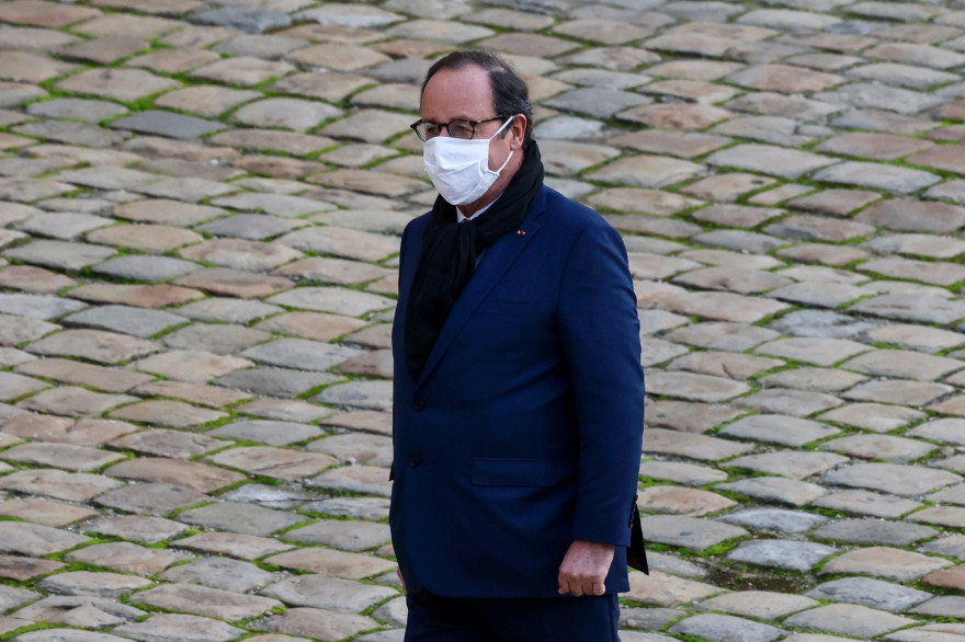 L'ancien président de la République à la cérémonie d'hommage pour le résistant Daniel Cordier aux Invalides, le 26 novembre 2020.