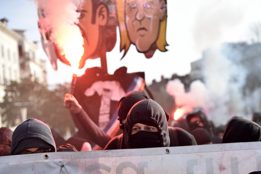 Des manifestations lors du rassemblement contre Marine Le Pen le 25 février à Nantes.