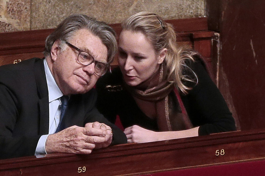 Gilbert Collard et Marion Maréchal-Le Pen à l'Assemblée nationale le 10 février 2016.