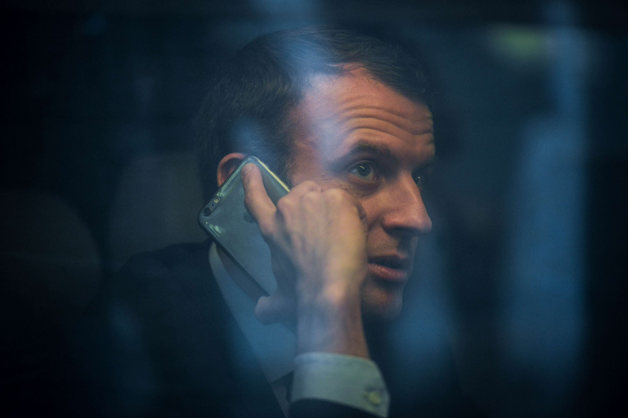 Emmanuel Macron à la garde de Bordeaux Saint-Jean le 10 mars 2017.