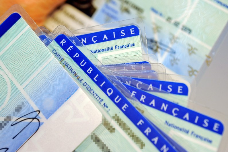 Une carte d'identité en France (illustration)