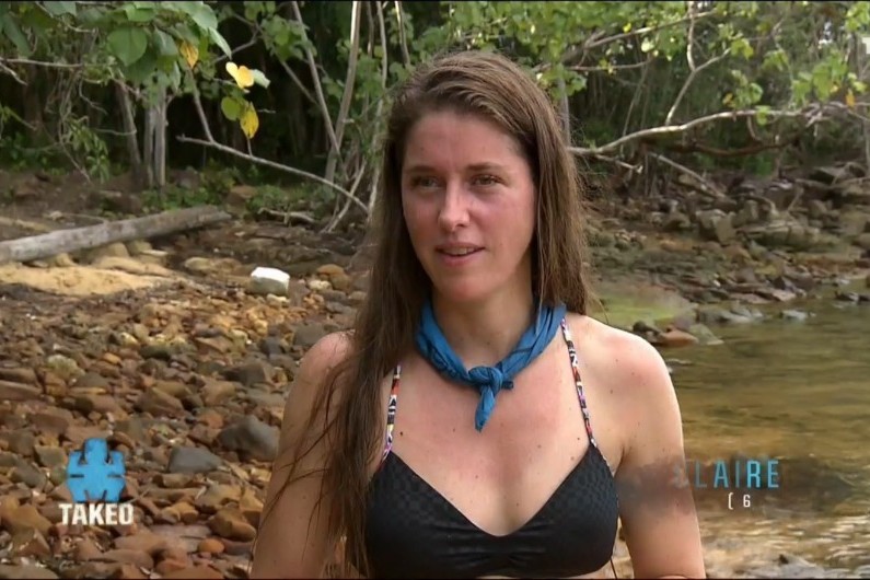 Claire a rejoint l'équipe bleue et arrive dans une ambiance tendue