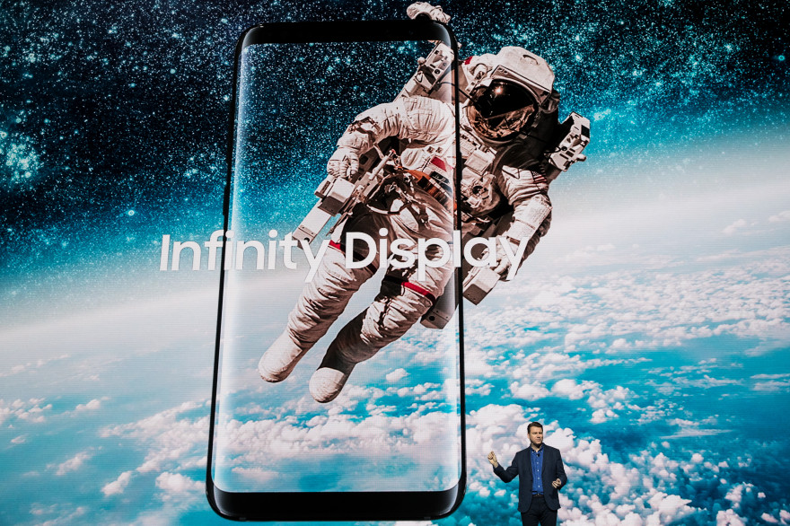 L'écran "infinity display" du Galaxy S8 recouvre presque la totalité de la face avant de l'appareil