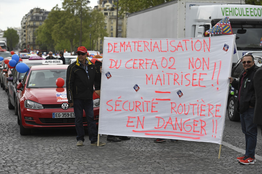 Une manifestation d'auto-écoles, le 18 avril 2017