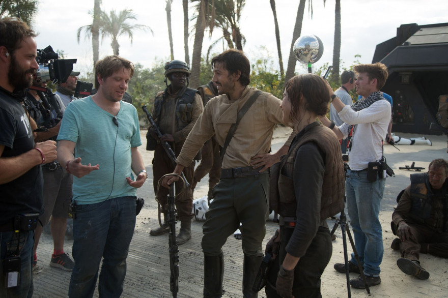 Gareth Edwards, Felicity Jones et Diego Luna sur le tournage de "Rogue One"