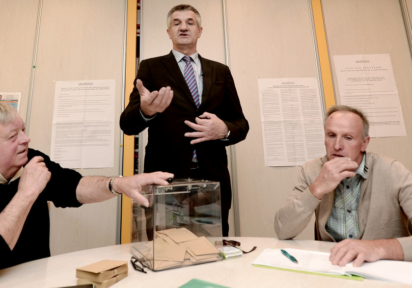 Jean Lassalle a voté dans les Pyrénées-Atlantique pour le premier tour de la présidentielle