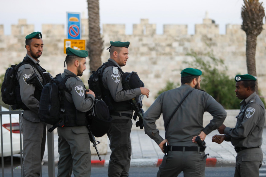 Des policiers israéliens le 7 mai 2017