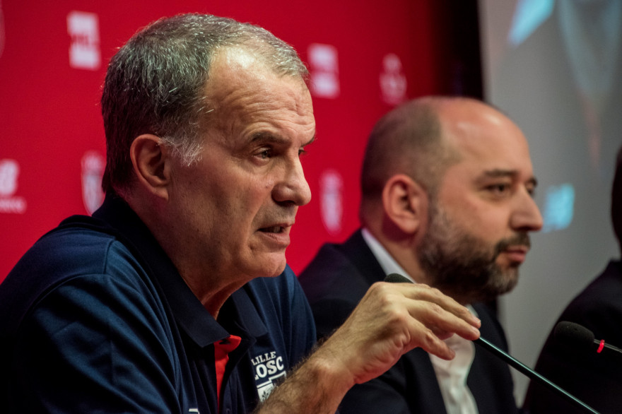 Marcelo Bielsa lors de sa conférence de presse de présentation au Losc en mai 2017