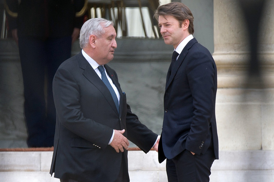 Jean-Pierre Raffarin et François Baroin, le 7 mai 2012