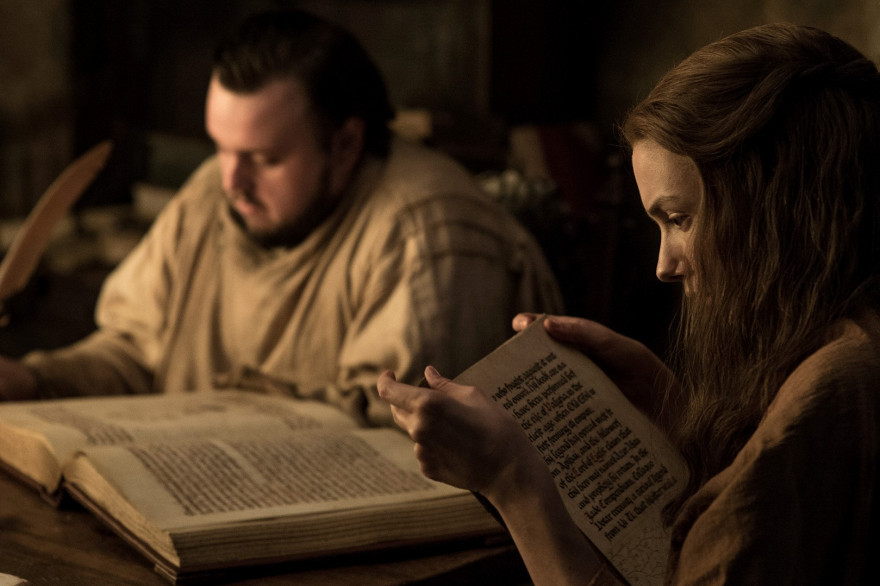 Sam et Gilly avec les livres de la Citadelle