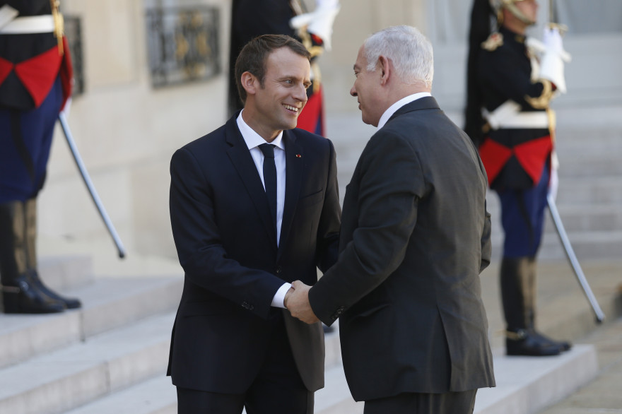 Benjamin Netanyahu accueilli par Emmanuel Macron à l'Élysée le 16 juillet 2017
