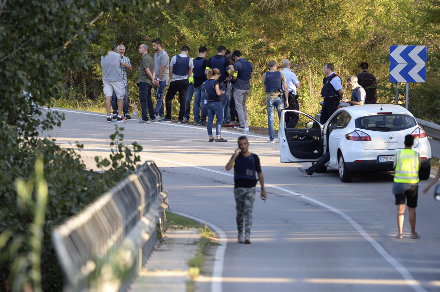 La police catalane lors des recherches pour retrouver Younès Abouyaaqounb après les attentats en Catalogne