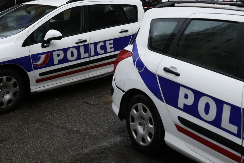 Des voitures de police (illustration)