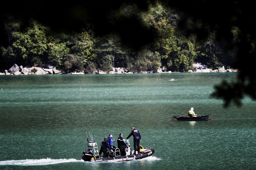 Les recherches ont repris autour dans le lac d'Aiguebette