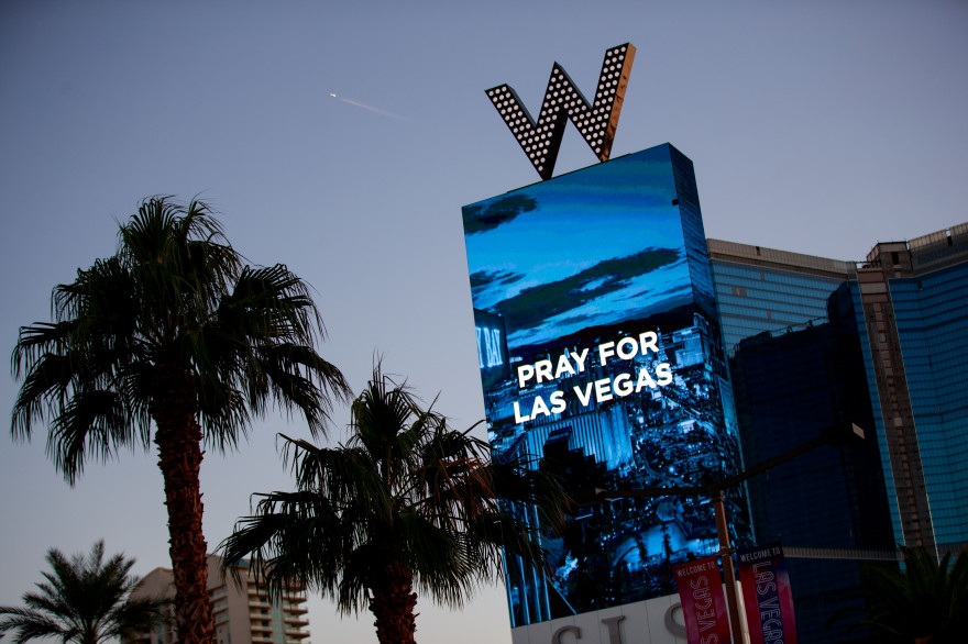 Le tireur était embusqué au 32e étage du Mandalay Bay au sud du Strip de Las Vegas