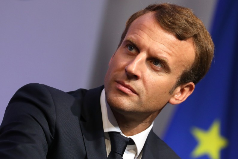 Quel Est Le Parti Politique De Macron "Macron a compris que l'Église n'est pas un parti", confie un prêtre