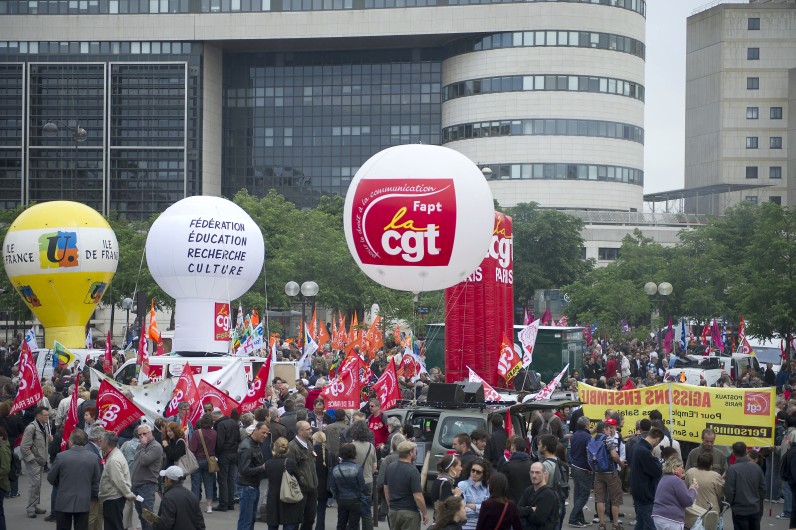 Une manifestation des fonctionnaires, le 31 mai 2011 à Paris
