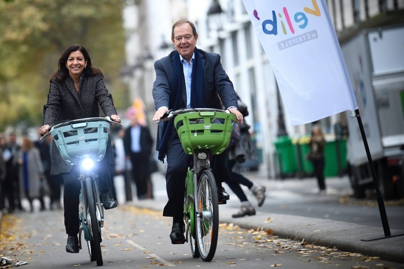 Le vélib' existera désormais en version mécanique et électrique.