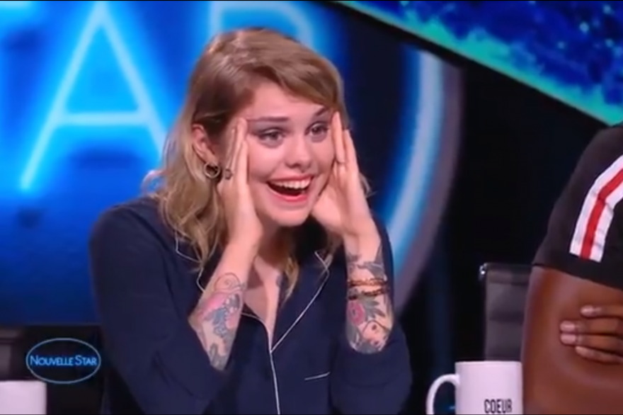 Coeur de Pirate pendant la prestation d'Ashley