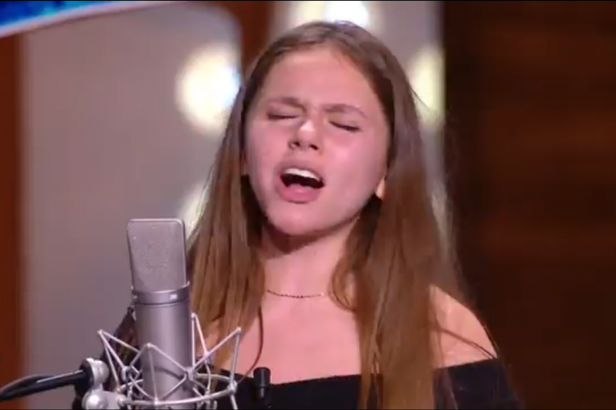 Léa, 16 ans, lors de son audition de la "Nouvelle Star"