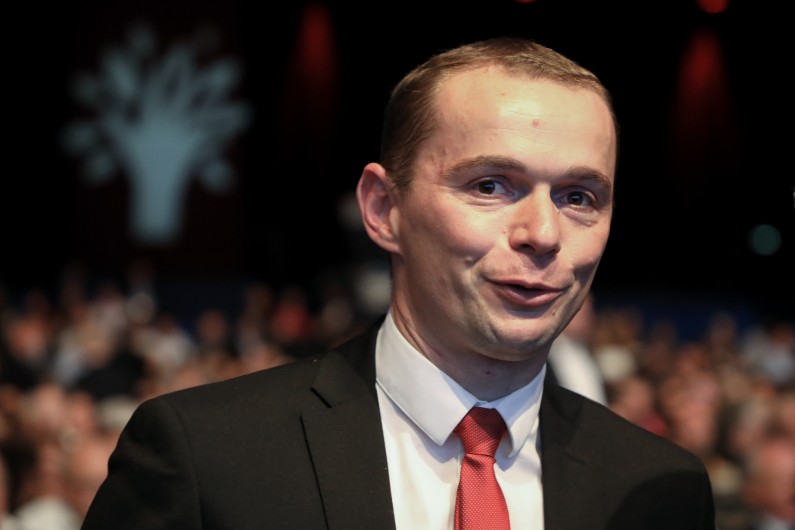 Le socialiste Olivier Dussopt, une prise à gauche pour Macron