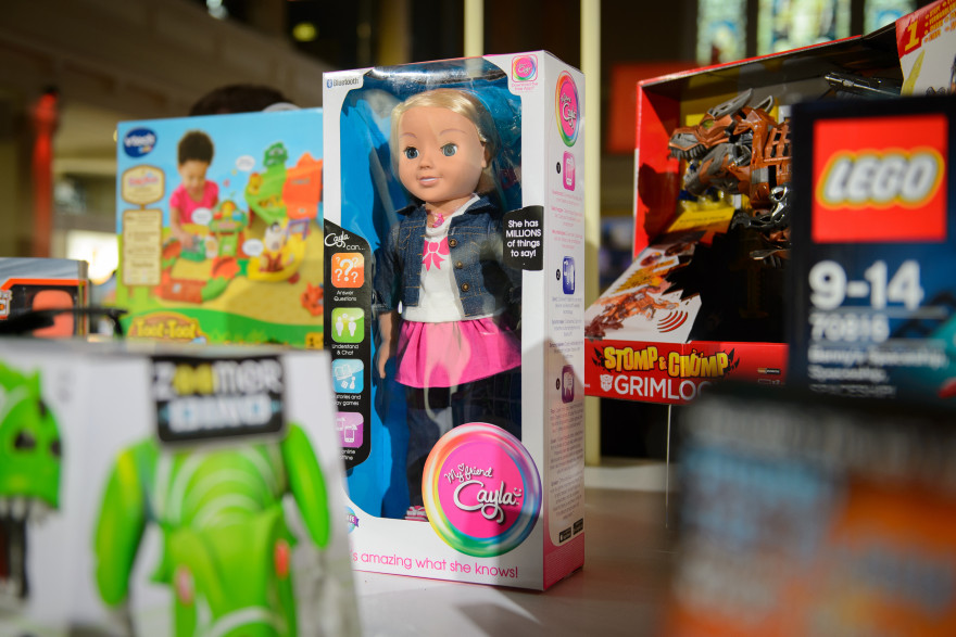 La poupée Cayla dans un magasin de jouets à Londres en 2014