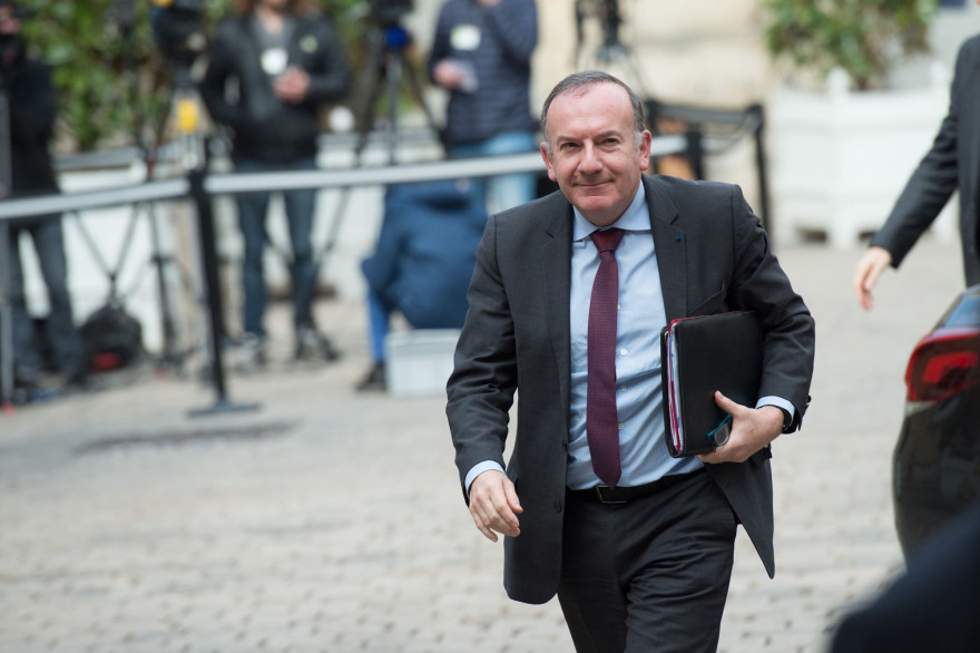 Le patron du Medef, Pierre Gattaz, le 14 mars 2016 dans la cour de Matignon