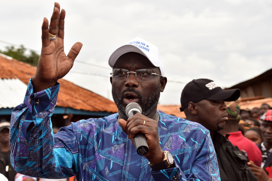 George Weah en campagne pour l'élection présidentielle au Liberia, à Monrovia le 8 octobre 2017