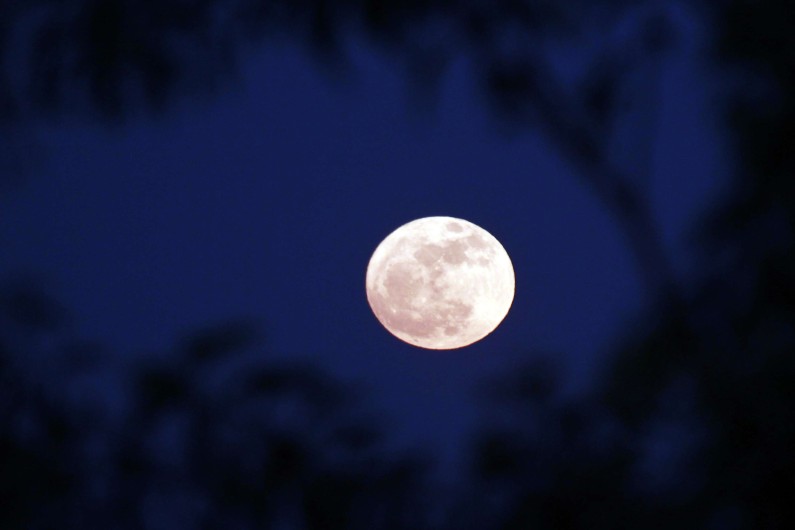 Une "super lune" vue de Naypyitaw, en Birmanie (illustration)