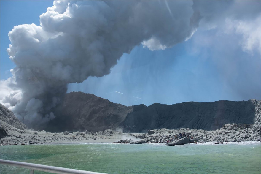 Le volcan de White Island (Nouvelle-Zélande) en éruption, le 9 décembre 2019
