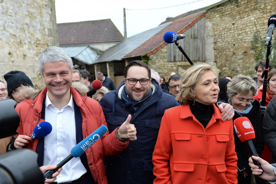 Antoine Savignat, entouré par Laurent Wauquiez et Valérie Pécresse, le 31 janvier 2018