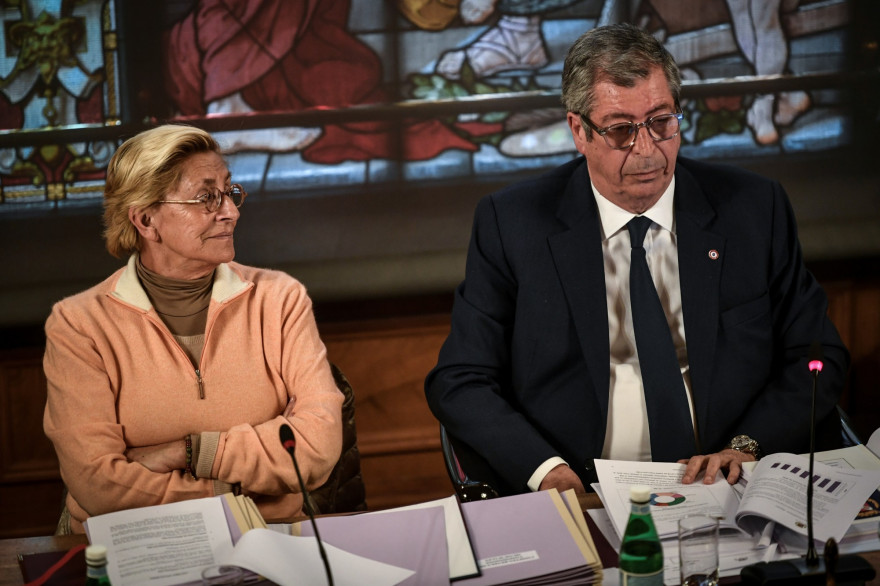 Les époux Balkany lors du conseil municipal de Levallois-Perret, le 15 avril 2019.