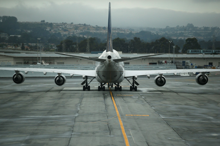 Un avion sur le tarmac de l'aéroport (illustration)