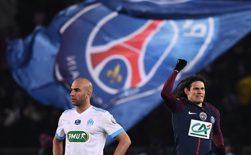 Aymen Abdennour dépité après le 3e but d'Edinson Cavani, mercredi 28 février 2018