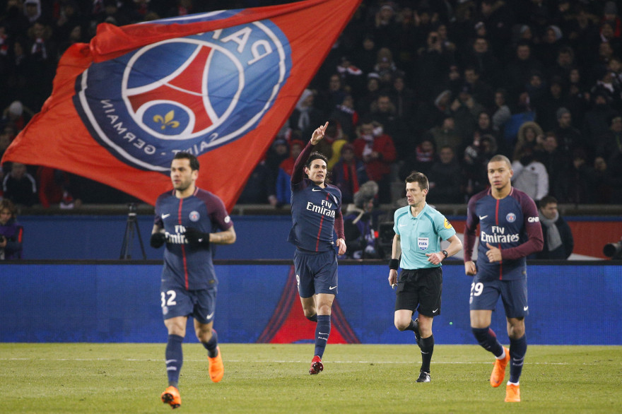 Dani Alves, Edinson Cavani, Kylian Mbappé et l'arbitre de PSG-OM, le 25 février 2018