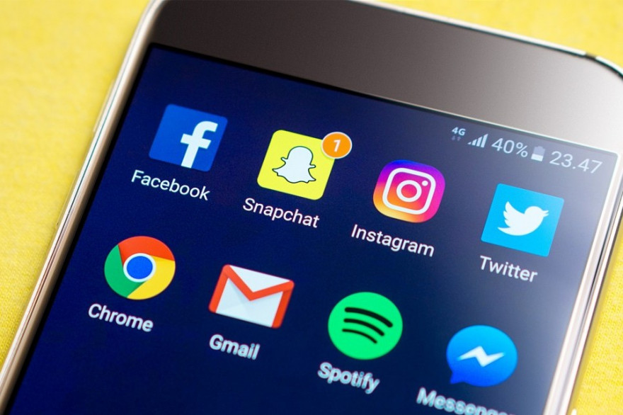 Snapchat et Instagram ont suspendu l'accès aux GIF dans leur application