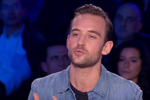 Joël Dicker sur le plateau d'"On n'est pas couché"
