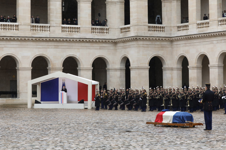 Emmanuel Macron prononce l'éloge funèbre lors de la cérémonie d'hommage national à Arnaud Beltrame