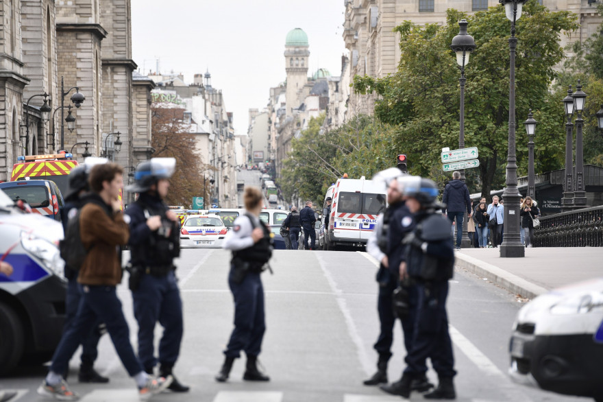 Quatre fonctionnaires ont été tués au couteau à la préfecture de police le 3 octobre 2019
