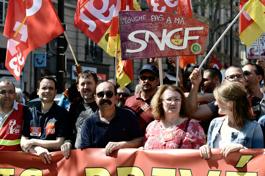 Philippe Martinez, leader de la CGT, manifeste à Paris le 19 avril 2018
