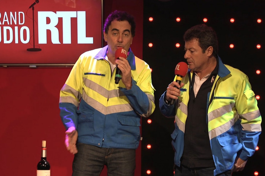 Sketch Les Chevaliers Du Fiel Les Employés Municipaux VIDÉOS - Les Chevaliers du Fiel interprètent 3 sketchs dans "Le Grand