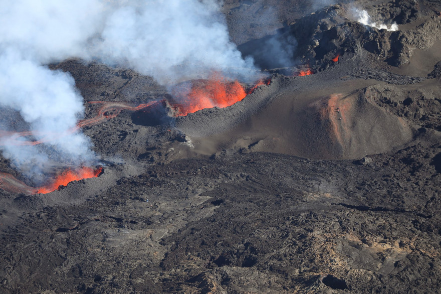 La Réunion le Piton de la Fournaise en éruption pour la deuxième fois