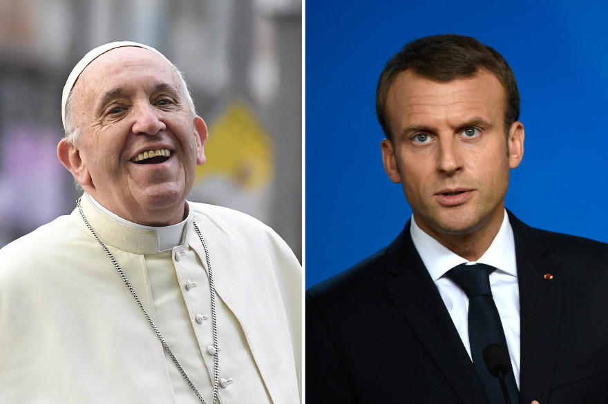Le pape François 1er (à gauche) et Emmanuel Macron (à droite).
